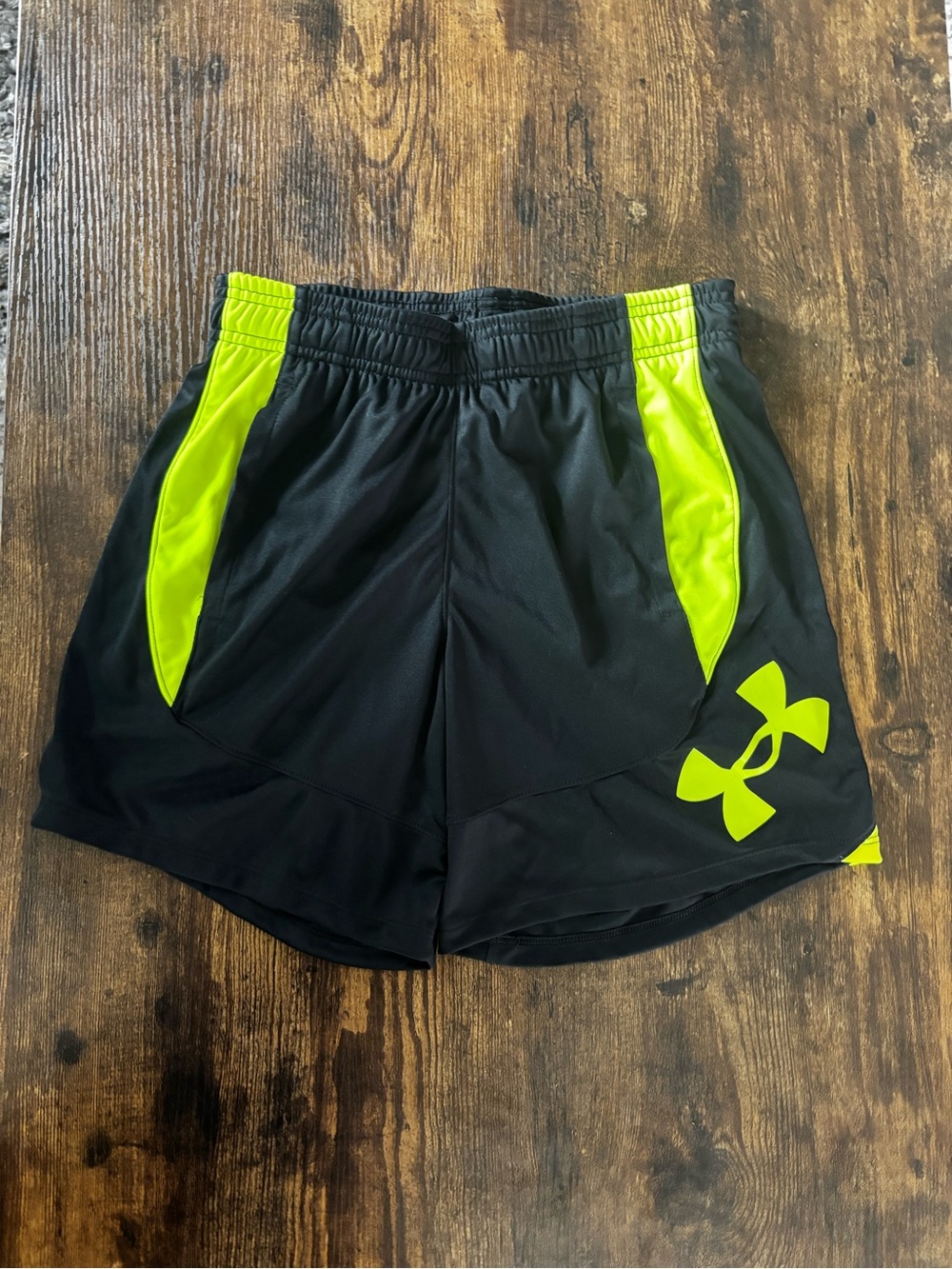 Under Armour Women's Athletic Shorts      size XS NWT
